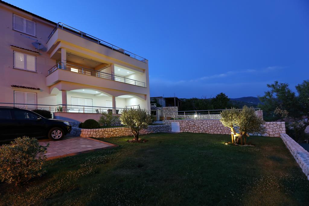 Apartments Villa Residenca Novi Vinodolski Oda fotoğraf