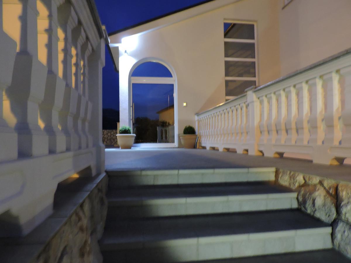 Apartments Villa Residenca Novi Vinodolski Dış mekan fotoğraf